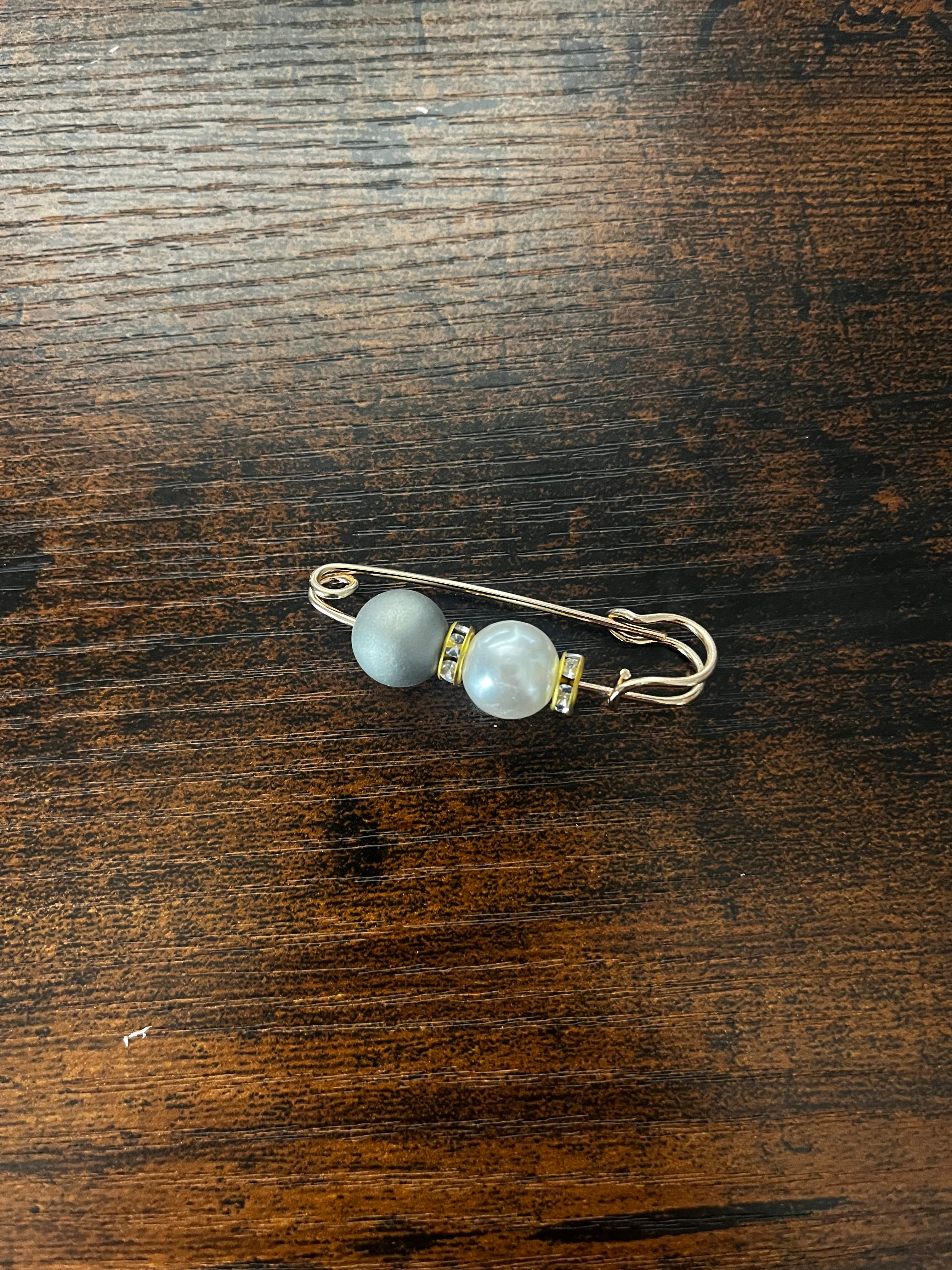 Pearl white & grey Hat Pin