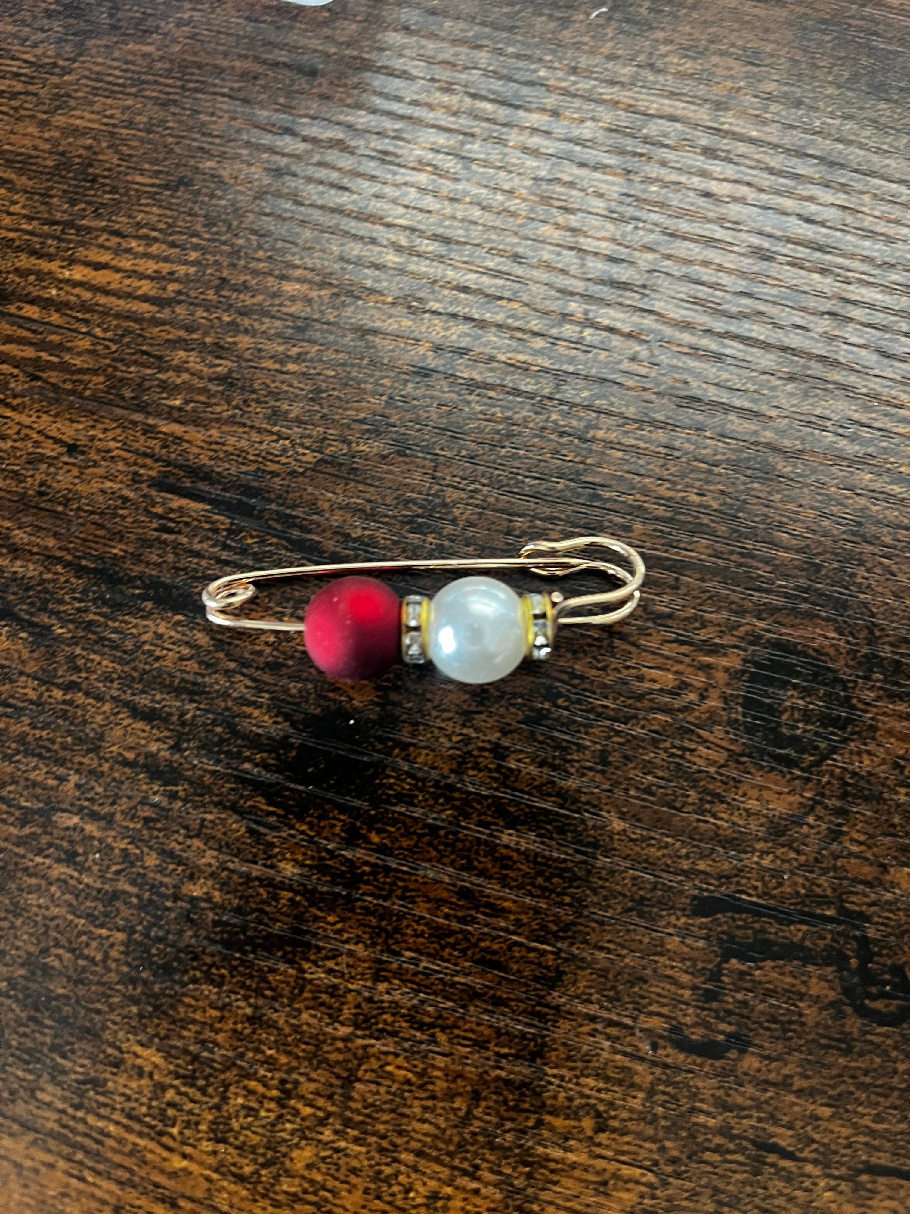 Red & White Pearl Hat Pin
