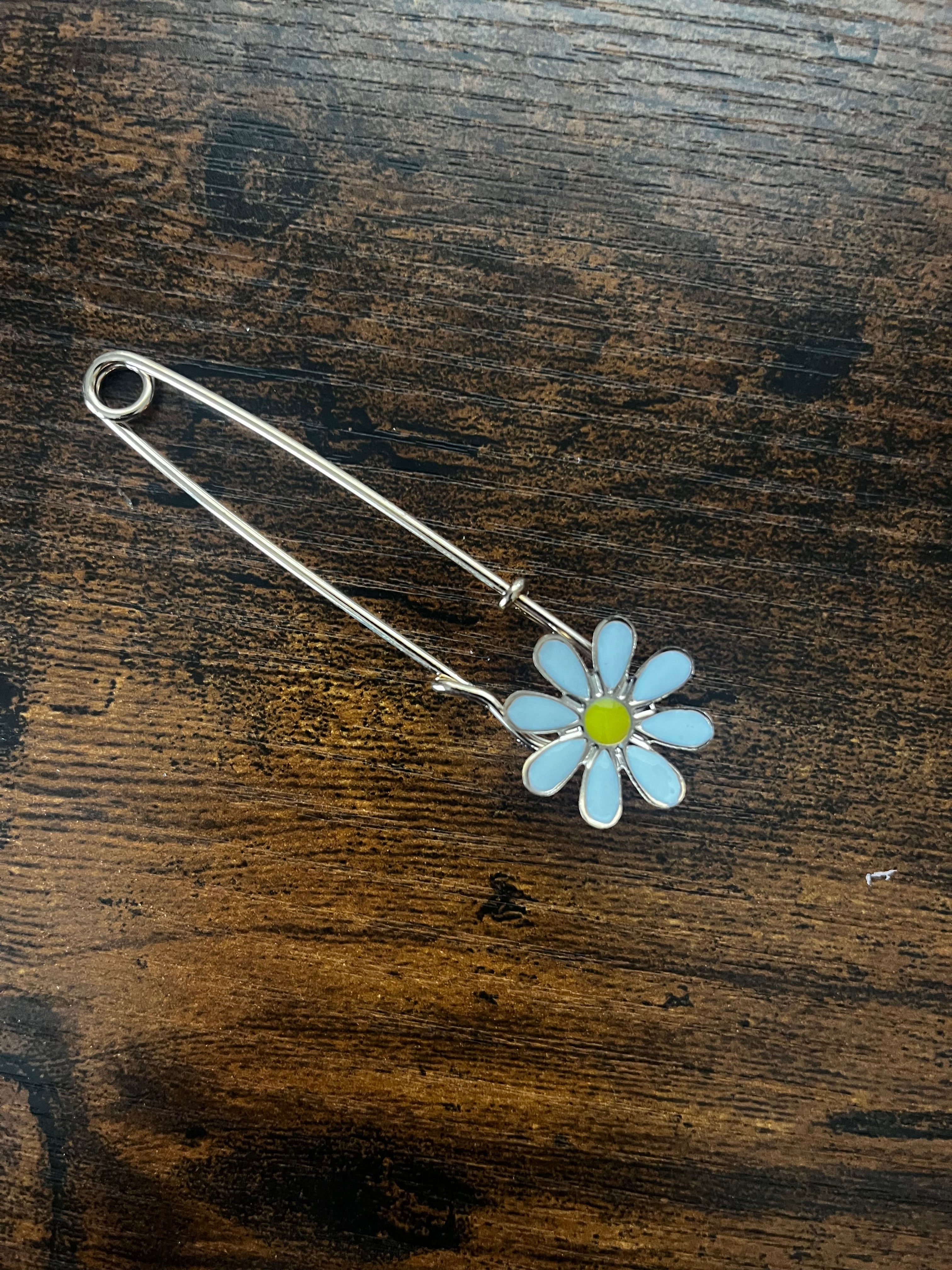 Daisy Hat Pin