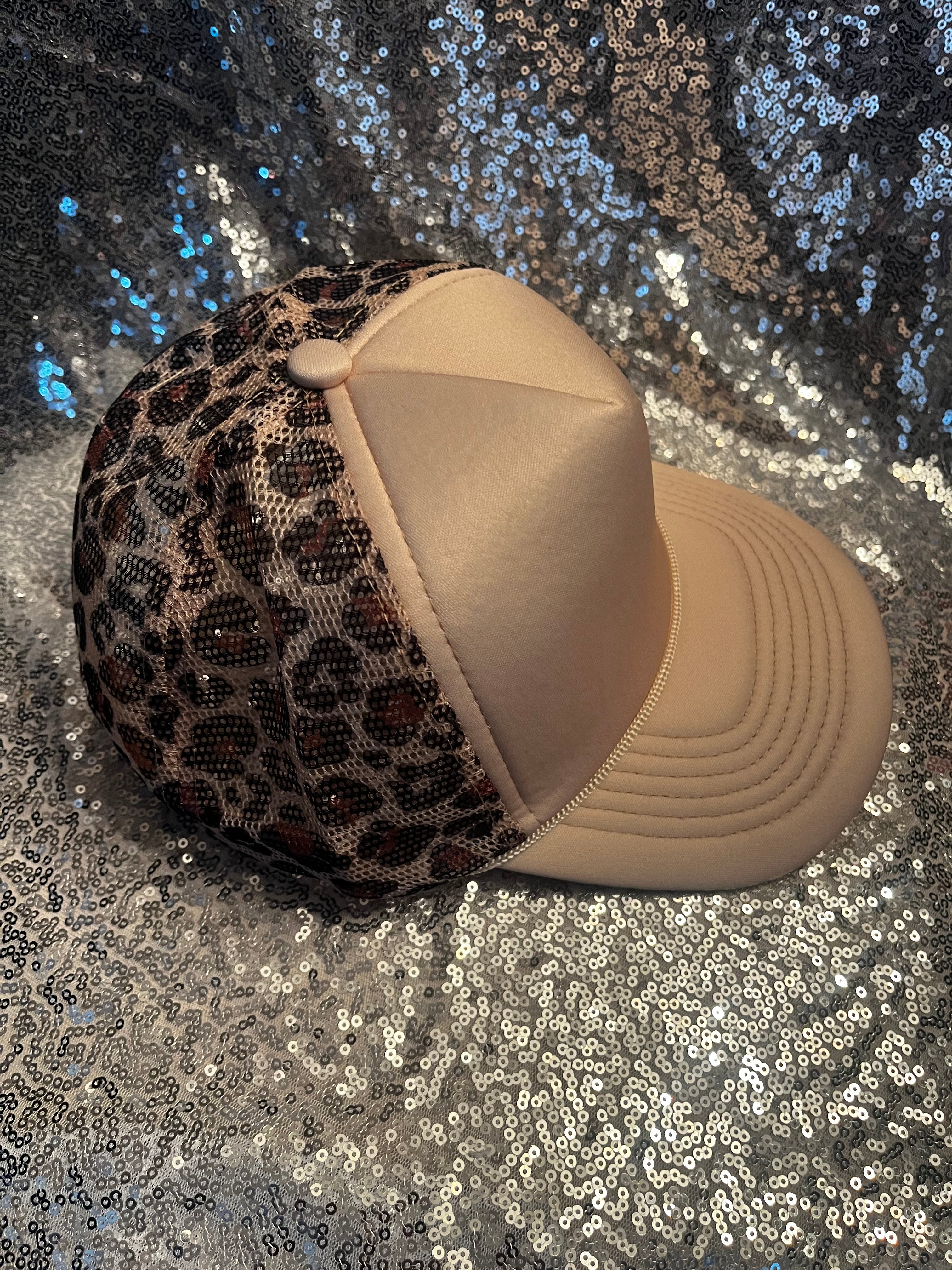 TRUCKER HAT CHECKER FOAM FRONT ANIMAL MESH CAP